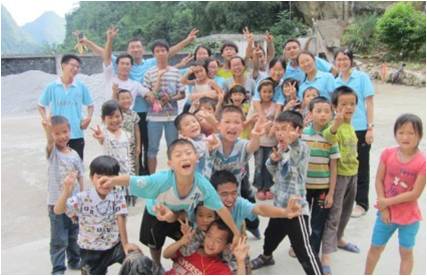 ��h������W(xu��)���������Є�(d��ng)���F(tu��n)�(du��)֧�̵��c(di��n)�ǏV���ό����Rɽ�h��կ�l(xi��ng)¡��С�W(xu��)��7��18�գ�����?y��u)麢�ӂ��e�k��Ȥζ�\(y��n)��(d��ng)��(hu��)������������K������^�ӣ�����������(xi��ng)Ŀ������ʮ�֟��ҡ��\(y��n)��(d��ng)��(hu��)��Ļ����֧���(du��)�c���ӂ��_�ĺ�Ӱ��