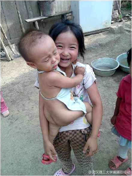 7��17�������������Є�(d��ng)���F(tu��n)�(du��)��η��(du��)��(du��)֧�̵ĺ��ӂ��M(j��n)���˼��L�����o���ӂ���ȥ�˺�(ji��n)�ε����һ���(du��)�T�f(shu��)�����F(xi��n)�ڽK���˽⺢�ӂ�?y��u)�ʲô�?hu��)�t����߀�О�ʲô���С�С���֡���С�������@���ɽ·��ĺ��y�ߣ��еĺ����όW(xu��)ǰ߀���Ƚoţ��ݡ������D�ϵ�СŮ���mȻ���g����������ܵ��ѽ�(j��ng)ʮ�֋�����