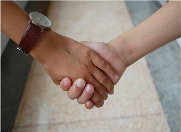 7��19�������ݾ���վһ������С�ҵ��к�Ҫ�x�_�����ѹ�ͬ��̎ʮ����ĺ��ӂ��͡�������꠆T��ʮ�ֲ������D��С�Һ�꠆T�o�յ��p����һ��꠆T����ӛ���������҂��֠����������B��������