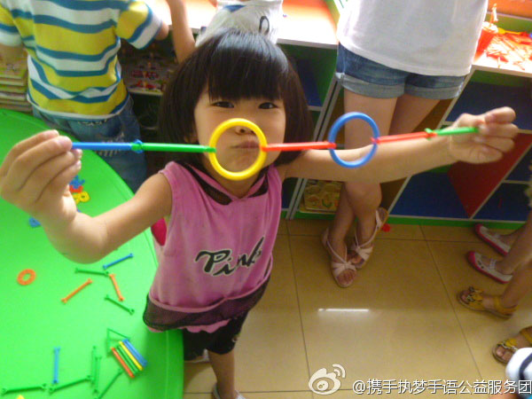 7��8����8��15����ɽ�|������W(xu��)���y�ֈ�(zh��)��(m��ng)�����Z(y��)�������(w��)�F(tu��n)��ɽ�|�Ͳ��e�k�˞���37��Ĺ�����(d��ng)�������������؅^(q��)���L�@����ͯ�ļ�ͥ���˽Ⲣӛ��@����ͯ����ͽ�����r���_չ�o(w��)�ϵK���Z(y��)��Ӗ(x��n)�����D��ɽ�|ʡ�Ͳ��а��`����(f��)���ĵĺ��ӂ�չʾ�����Ą�(chu��ng)���ֹ���