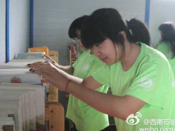 7��20�գ��巿����Đ��ĕ��ݽK��������ʯ�ʹ�WУ��ӛ�߈F꠆T����Ŭ���²����ꮅ���D��һ��꠆T������D���^����¶������ϲ��Ц����