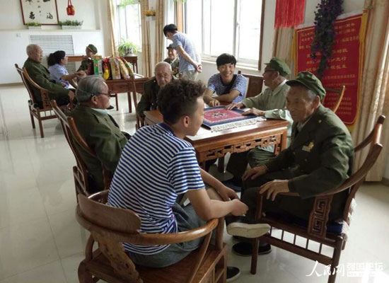 ���^�F���I(y��)���g(sh��)�W(xu��)Ժ�Ӱ��tɫС���(du��)��(l��i)���Ӱ���һ����Ժ�����ϱ���