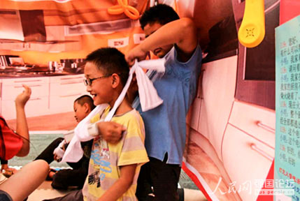 �Έ@������С�����ݾ�ģ�M������