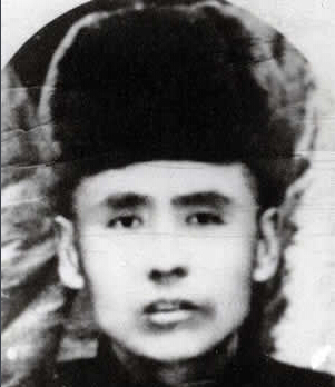 ���F÷��1893��1934�����������|����Ϫ��1931��10����Ѯ�����F÷�������|�������l(w��i)܊�����ڵ��|���P����ᶎr���f��һ�������1932��3�����|���񱊿��վȇ���ί�����F÷��|�����x��܊��28·܊˾�1934��5��30���������F÷����͢�o���I�Ăα��°���꠲��@��1934��9��28��ҹ�����F÷����܊�ٰ�񽵟oЧ�±�������1935�깲�a�h�l(f��)���ġ���һ���ԡ������Q���ǡ���ȇ������|������Ӣ�ۡ���1988�걻׷�J�������ʿ��2014��9��1���������������������ĵ�һ��300����������Ӣ�Һ�Ӣ��Ⱥ�w�����