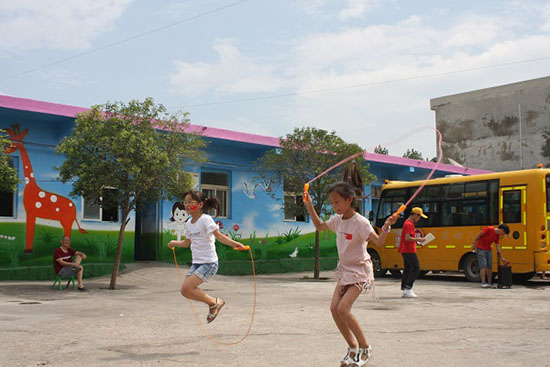 ���Ϲ��I(y��)��W(xu��)��(j��ng)���Q(m��o)�׌W(xu��)Ժ����ϵ�P�h�������ж�������������`꠵�����ʡƽ�ɽ���P�hѦ���(zh��n)���Ӝϴ���ӢС�W(xu��)�_չ֧�̻�ӣ��e�k��ӢС�W(xu��)��һ��Ȥζ�\�ӕ���׌�W(xu��)���w���W��ƥ�˾������D�����K��ِ��