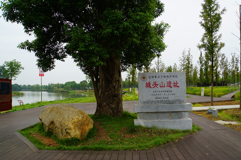 ���^ɽ�zַ�������H���Ї�(gu��)�������l(f��)�F(xi��n)�������������������������(n��i)�����S���Ĺų�ַ��߀�����u(p��ng)���Ї�(gu��)����ʮ���°l(f��)�F(xi��n)���Ї�(gu��)20���o(j��)100��(g��)���Ŵ�l(f��)�F(xi��n)֮һ�����zӰ����־�ۣ�