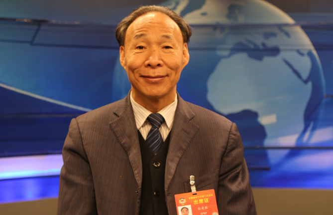 全國政協(xié)常委、中國作家協(xié)會副主席白庚勝：民族文化的保護與發(fā)展